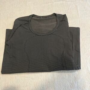 Lululemon black and white stripped swiftly tech long sleeve 12 women